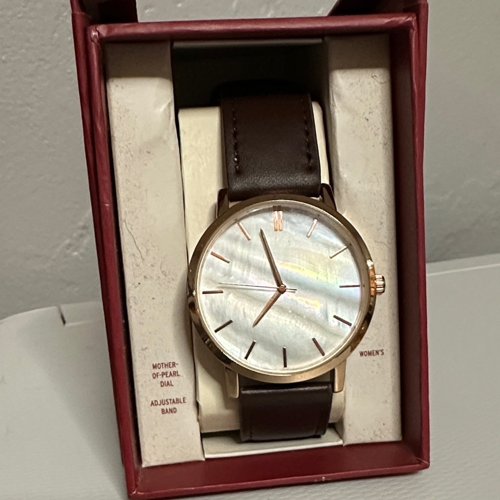 Women’s Brown faux Leather Watch with Pearl Dial